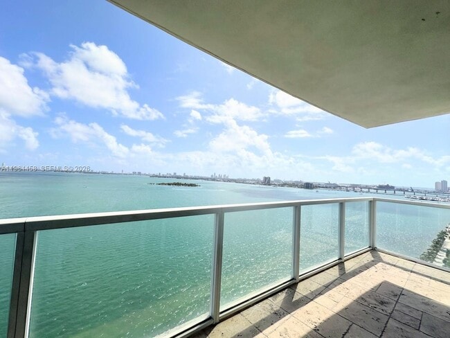 Building Photo - 665 NE 25th St