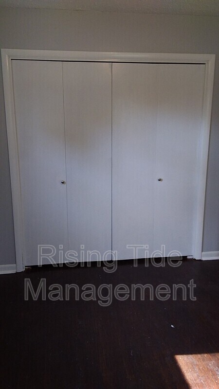 Building Photo - 948 Longview Cir