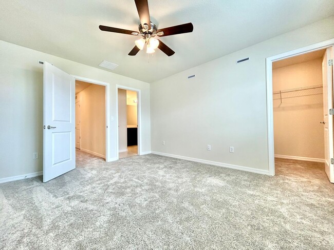 Building Photo - Live in style: Family-friendly 3BR, 2.5BA ...
