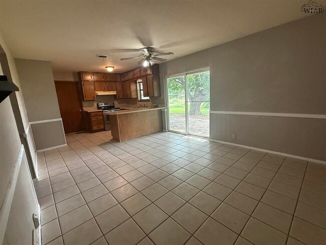 Building Photo - 4811 Cypress Ave