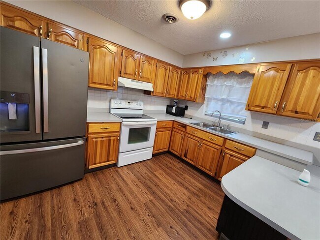 Building Photo - 3409 NE 22nd Ct