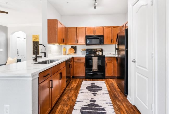 Building Photo - 6900 Lake Woodlands Dr