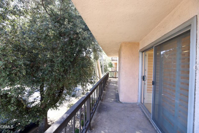 Building Photo - 1127 E Del Mar Blvd