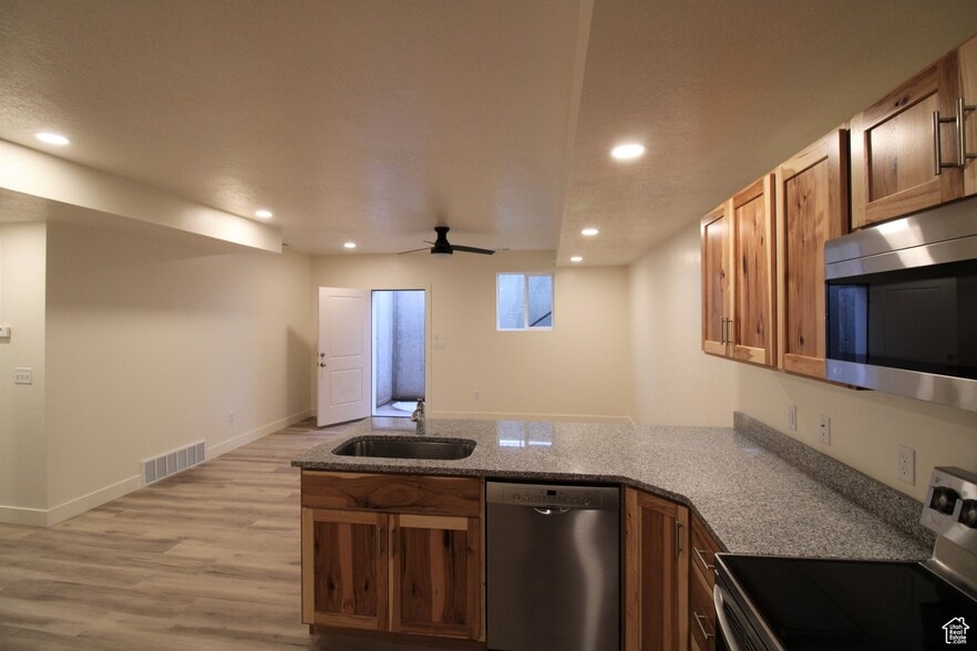 Building Photo - 1519 N 200 E