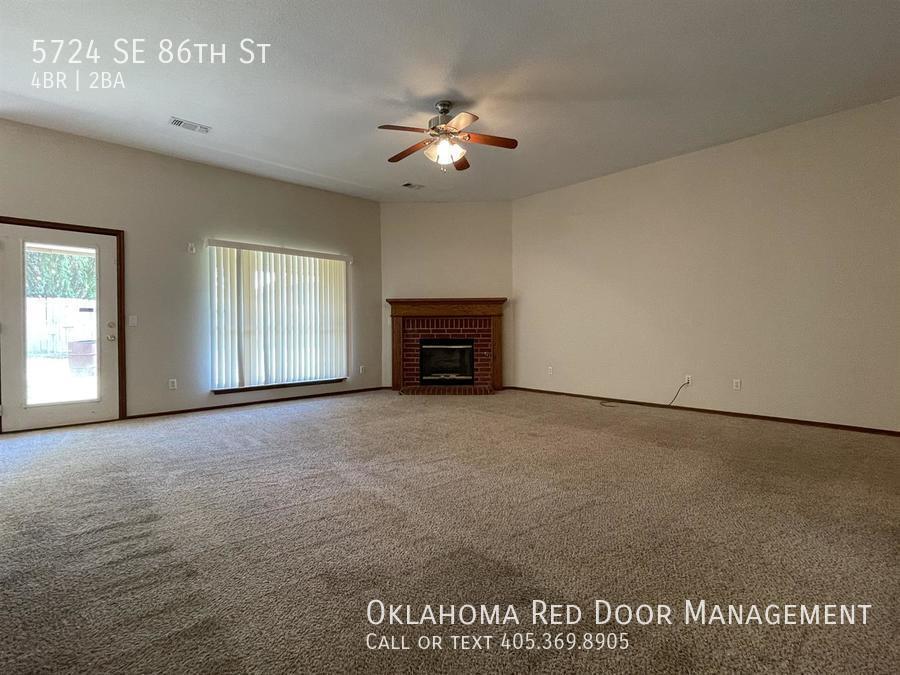 Building Photo - 5724 SE 86th St