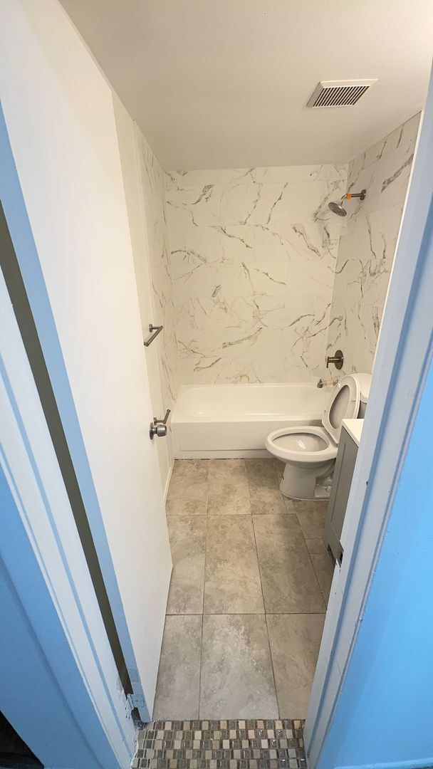 Building Photo - Recently renovated 3 bedroom, 2 bathroom, 2 car garage home for rent in Town 'n' Country.