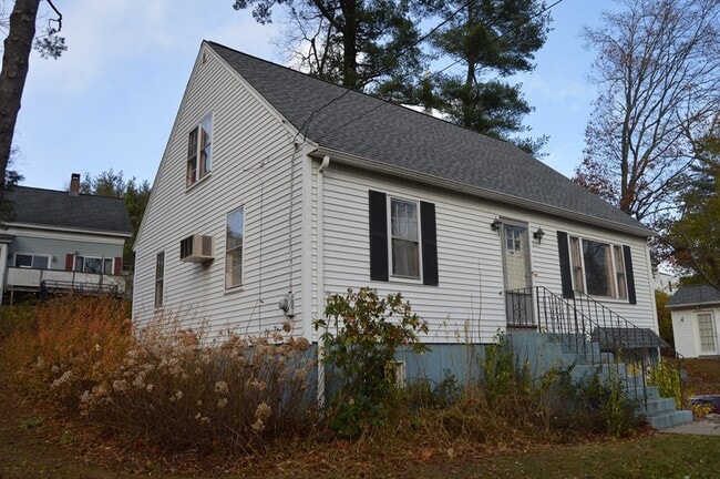 Building Photo - 117 Southville Rd