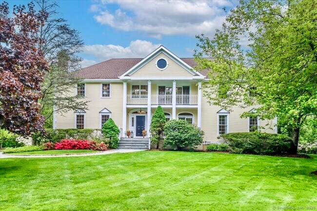 Primary Photo - 10 Woods End Dr