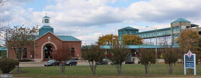 Building Photo - 13800 Custis Square