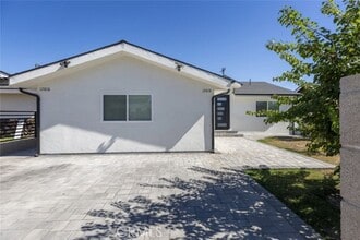 Building Photo - 12818 Arminta St