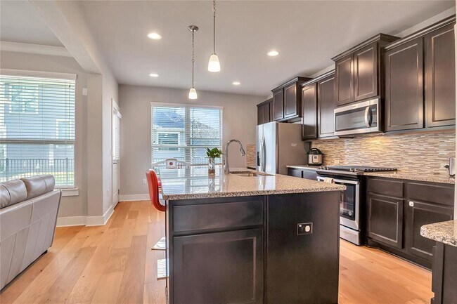 Building Photo - 9302 McKnight Loop