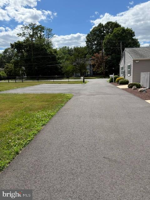 Building Photo - 2959 Quakerbridge Rd