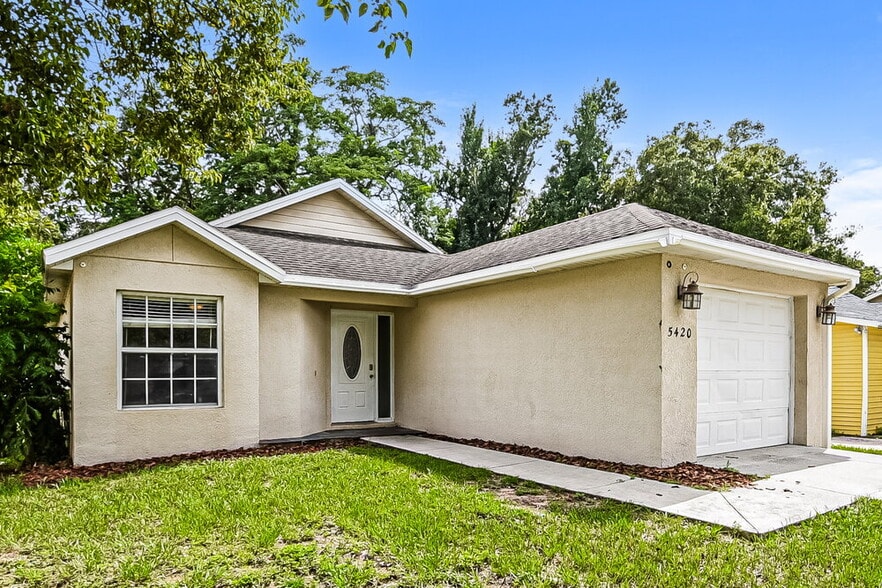 Building Photo - 5420 Blue Grass St