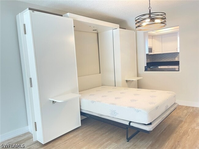 Building Photo - 4912 Tamiami Trl E