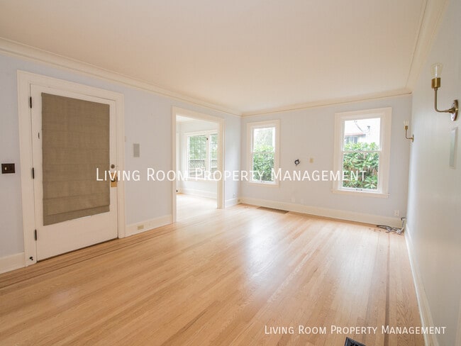 Building Photo - 1417 NE Stanton St