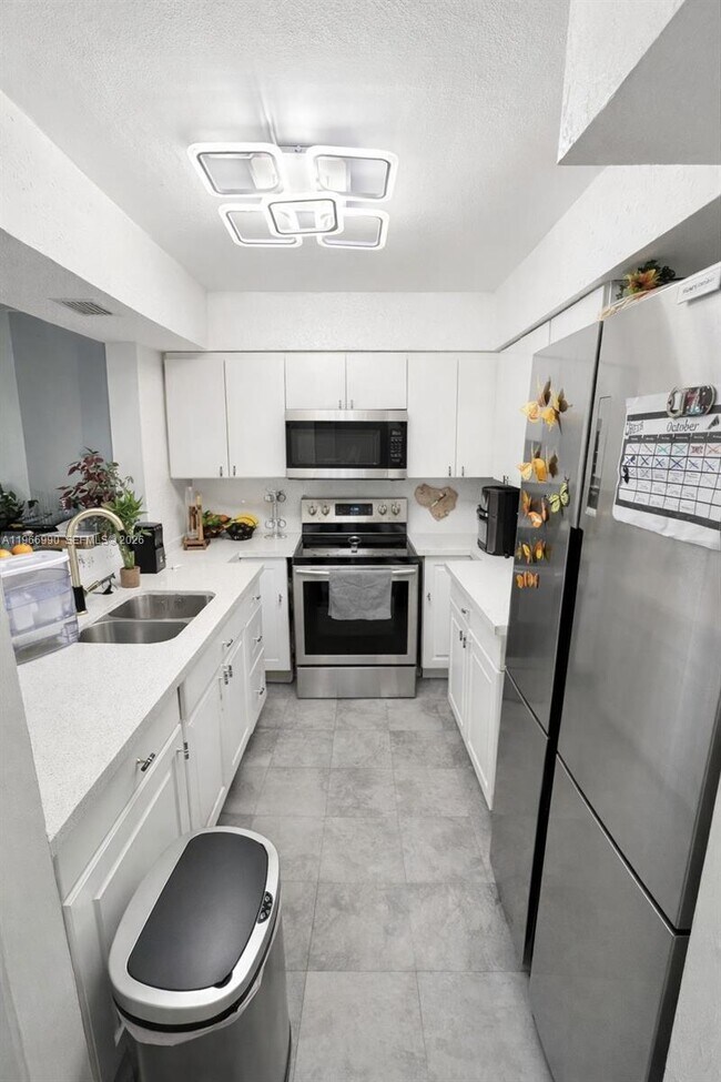 Building Photo - 8460 SW 154th Cir Ct