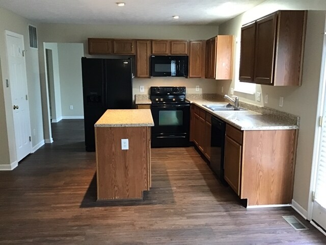 Building Photo - 6523 Pheasant Valley Rd