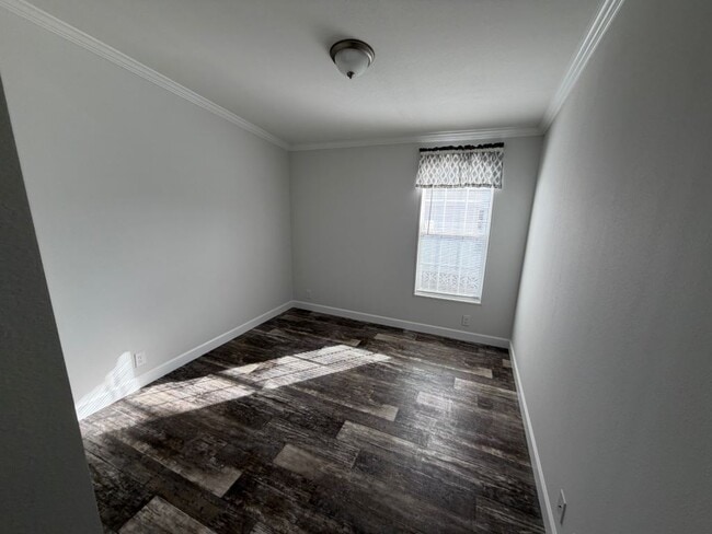 Building Photo - 79 5th St W