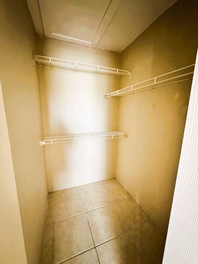 Building Photo - 4760 Walden Cir