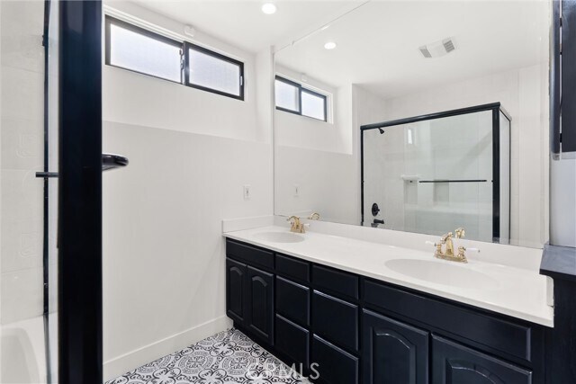Building Photo - 1613 Espinosa Cir