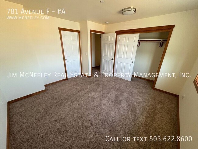 Building Photo - 781 Avenue F
