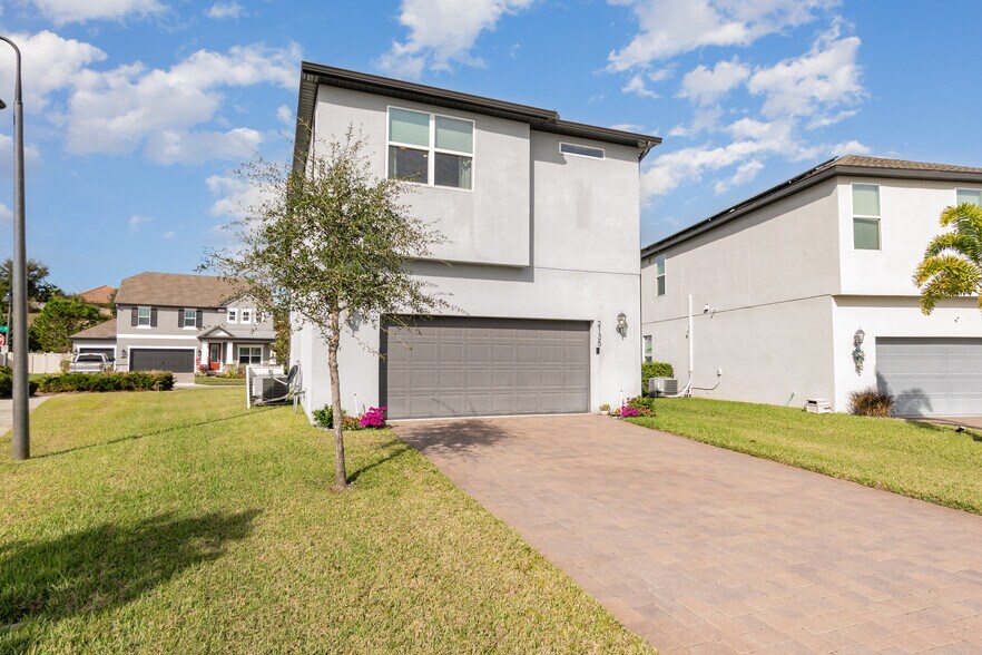Building Photo - 2135 Standing Rock Cir