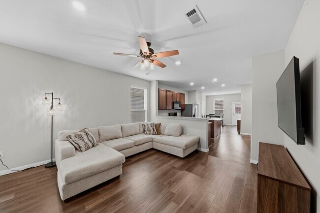 Building Photo - 17866 Plow Horse Ln