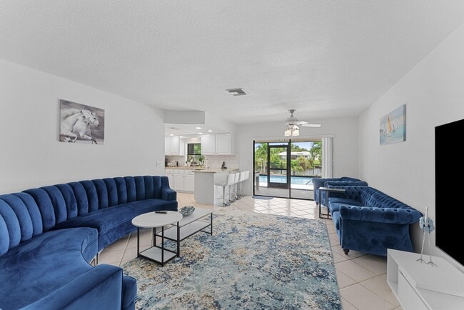 Building Photo - 12875 Guilford Cir