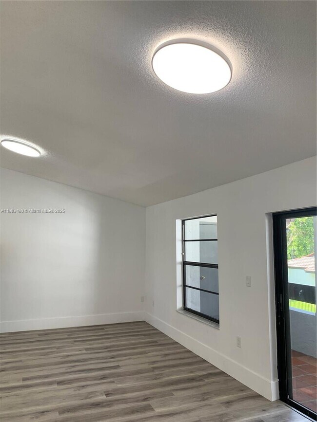Building Photo - 9033 SW 123rd Ct