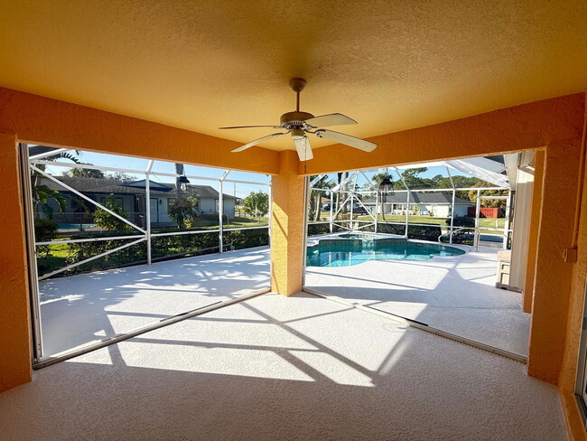 Building Photo - 1829 SW Hickock Terrace