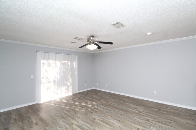 Building Photo - Move-In Ready Townhome in Foxborough with Modern Updates and Private Backyard Patio