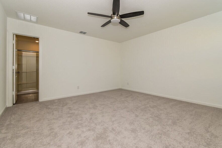 Building Photo - 1708 Crossbill St