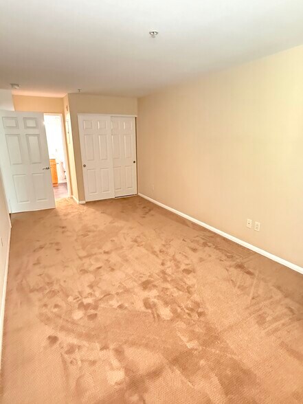 Building Photo - 1435 India St