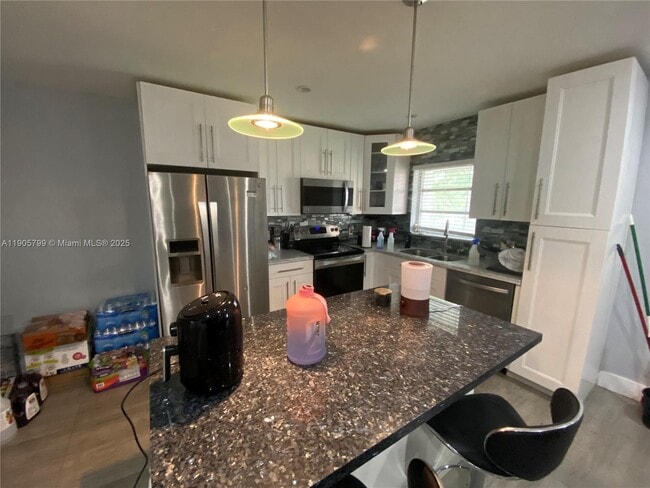 Building Photo - 8400 W Sample Rd