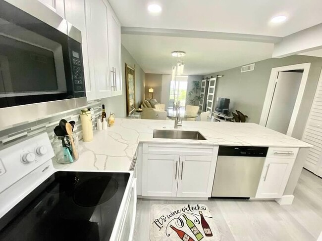 Building Photo - 6461 NW 2nd Ave