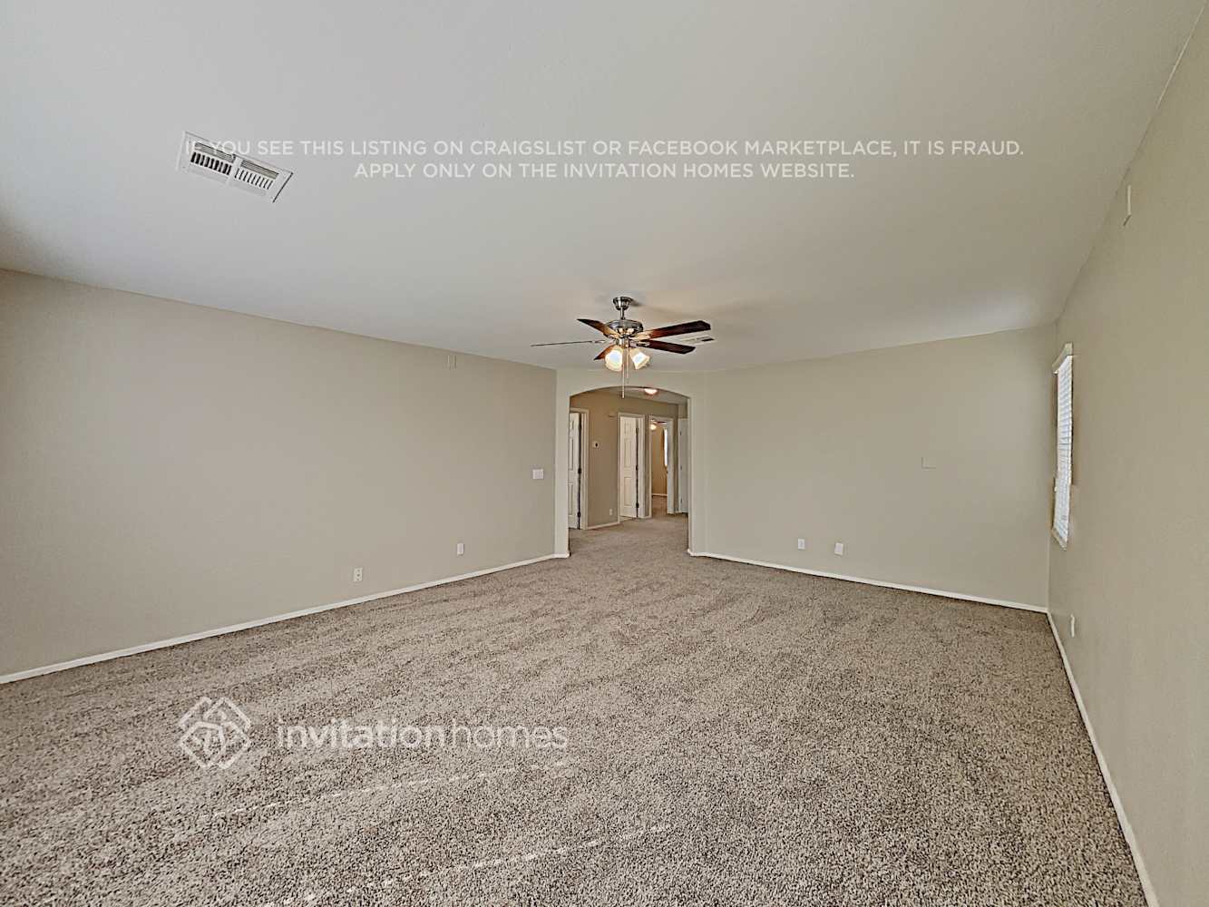Building Photo - 1425 E Lakeview Dr