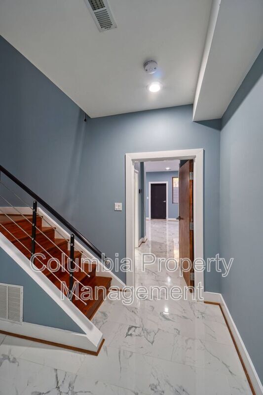 Building Photo - 1553 9th St NW