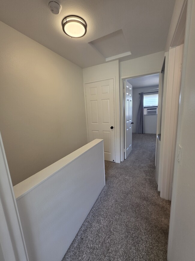 Building Photo - 350 Aoloa St