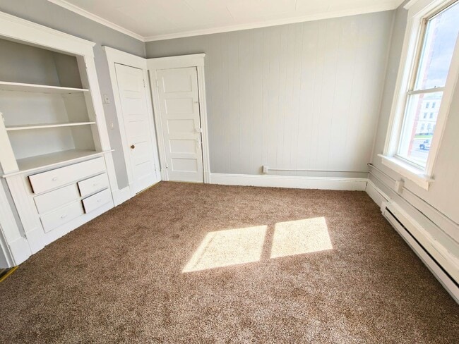 Building Photo - 21 Dale St