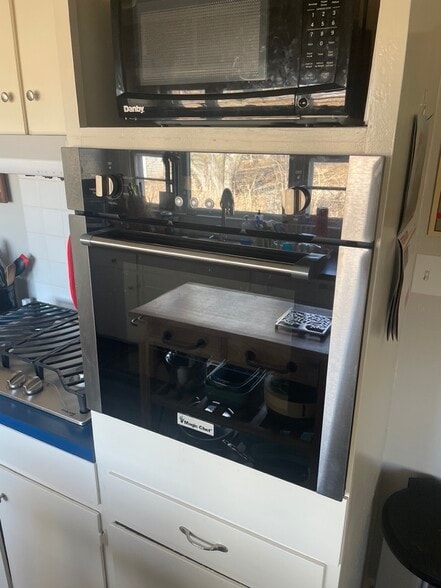 2022 new oven - 711 7th Ave