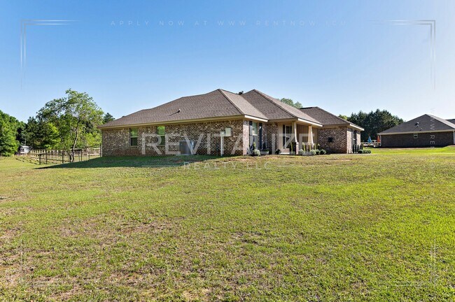 Building Photo - Elegant 4 Bed 3 Bath Cul-de-sac Home in Silverhill