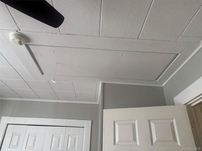 Building Photo - 109 Roosevelt Ave