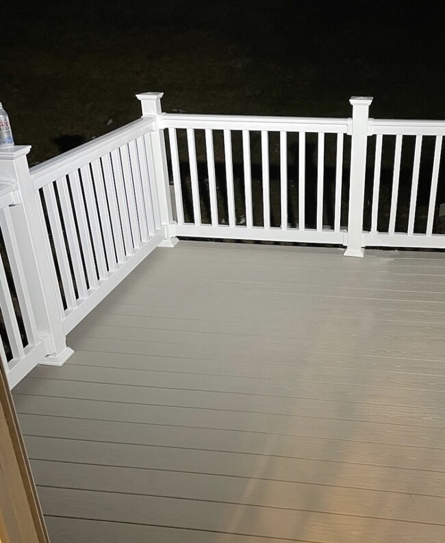 NEW 10X12 COMPOSITE DECK - 517 Callander Way