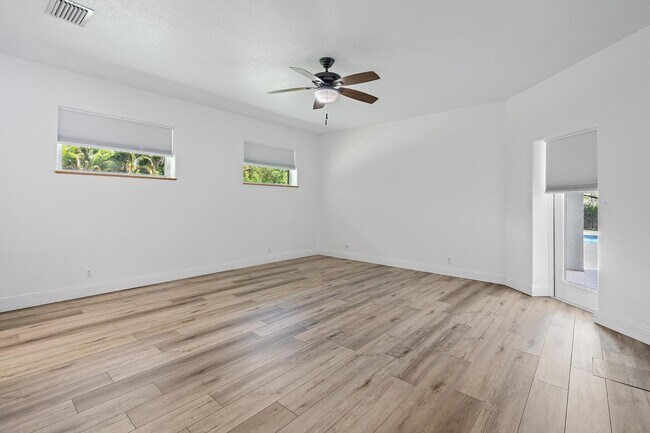 Building Photo - 13928 82nd Ln N