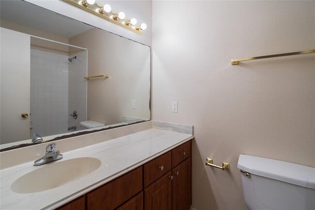 Building Photo - 3300 Pebblebrook Dr