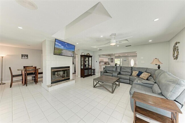 Building Photo - 3376 Peace River Dr