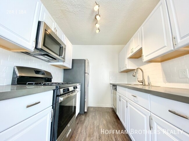 Primary Photo - 3438 Mentone Ave