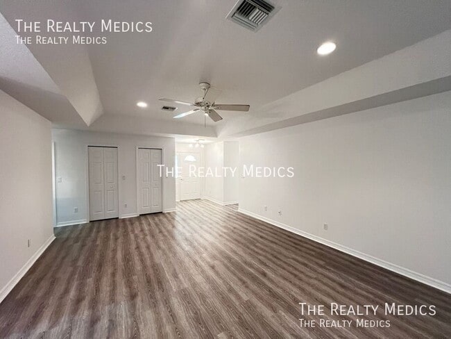 Building Photo - 2644 SW 20th Cir