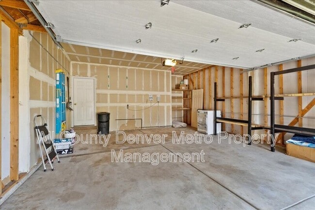 Building Photo - 10010 Irving St