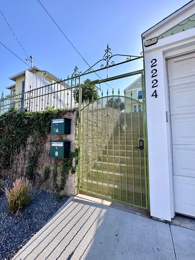 Building Photo - Third Avenue Duplex